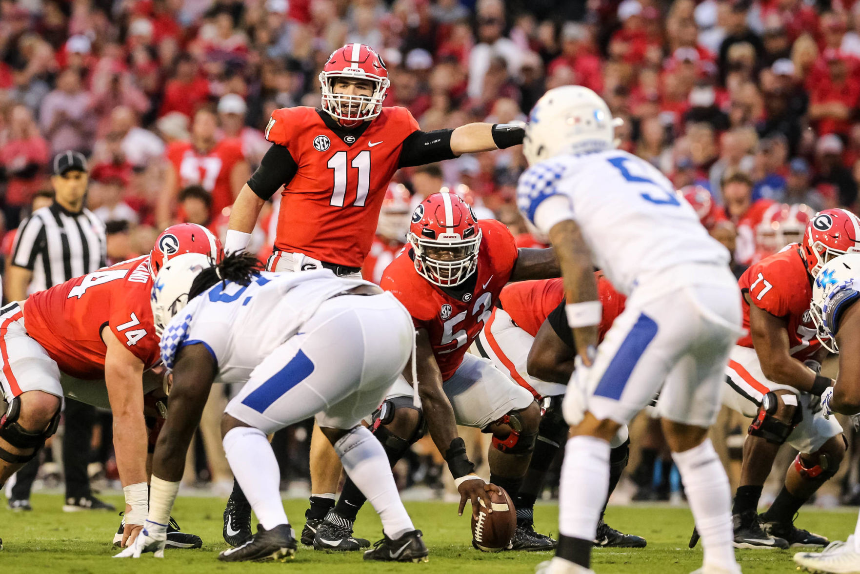 No. 7 Georgia bounces back in home finale